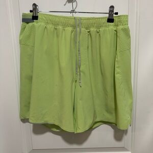 Men’s Lululemon size small surge 4” seam short